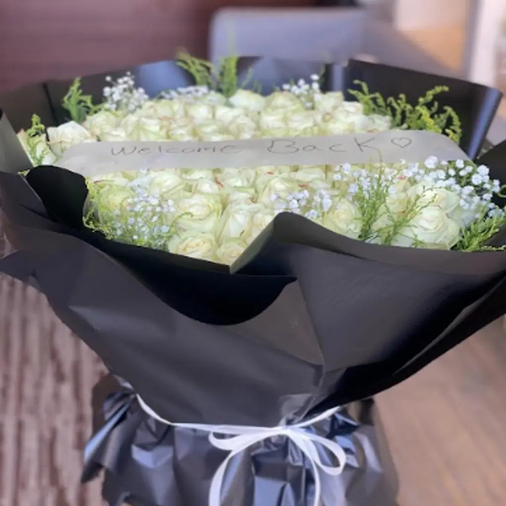 White Rose Bouquet 1
